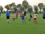 Laatste training S.K.N.W.K. JO9-1 van seizoen 2022-2023 (partijtje tegen de ouders) (25/178)